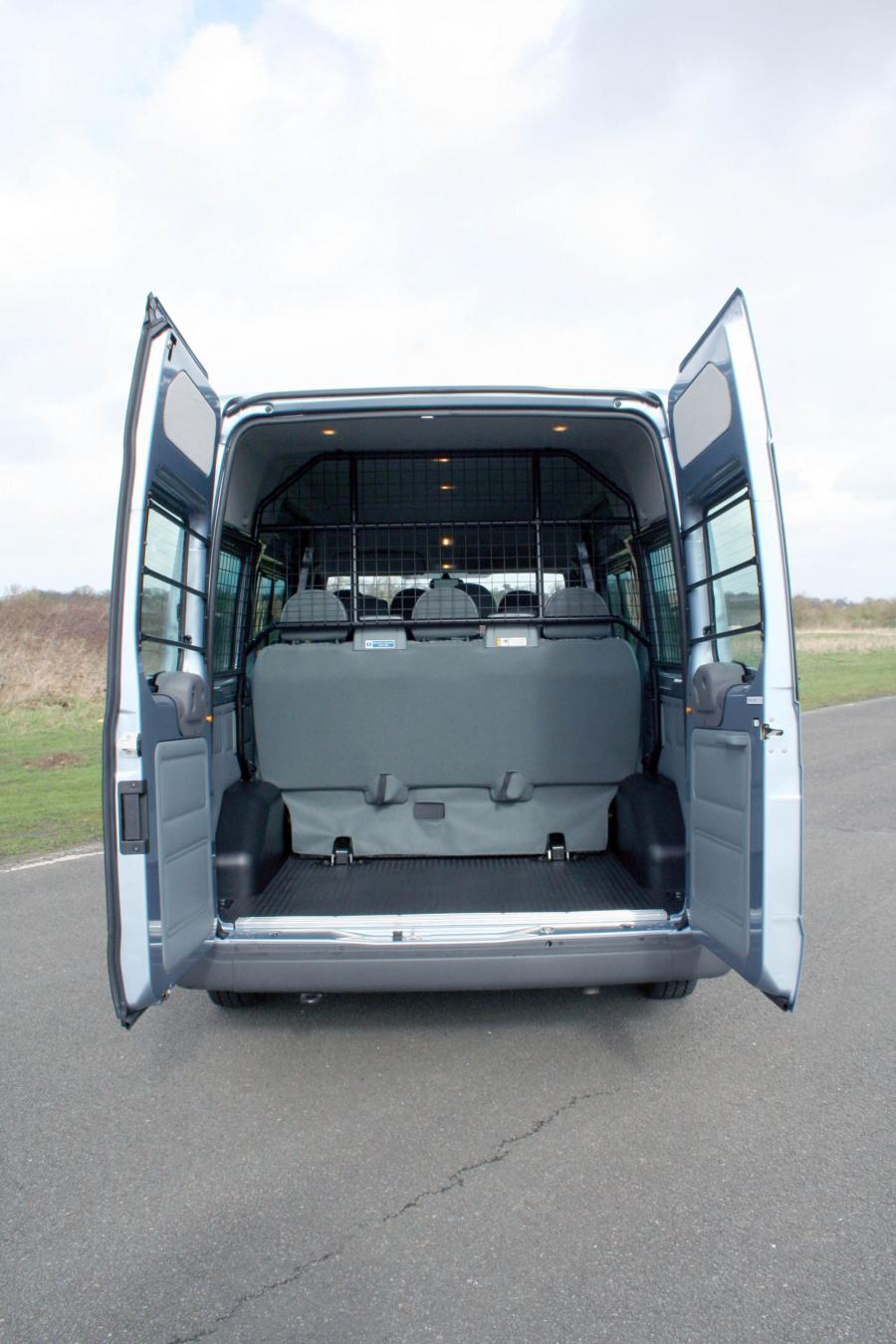  Ford Transit 2006 года  (фото 10 из 153)